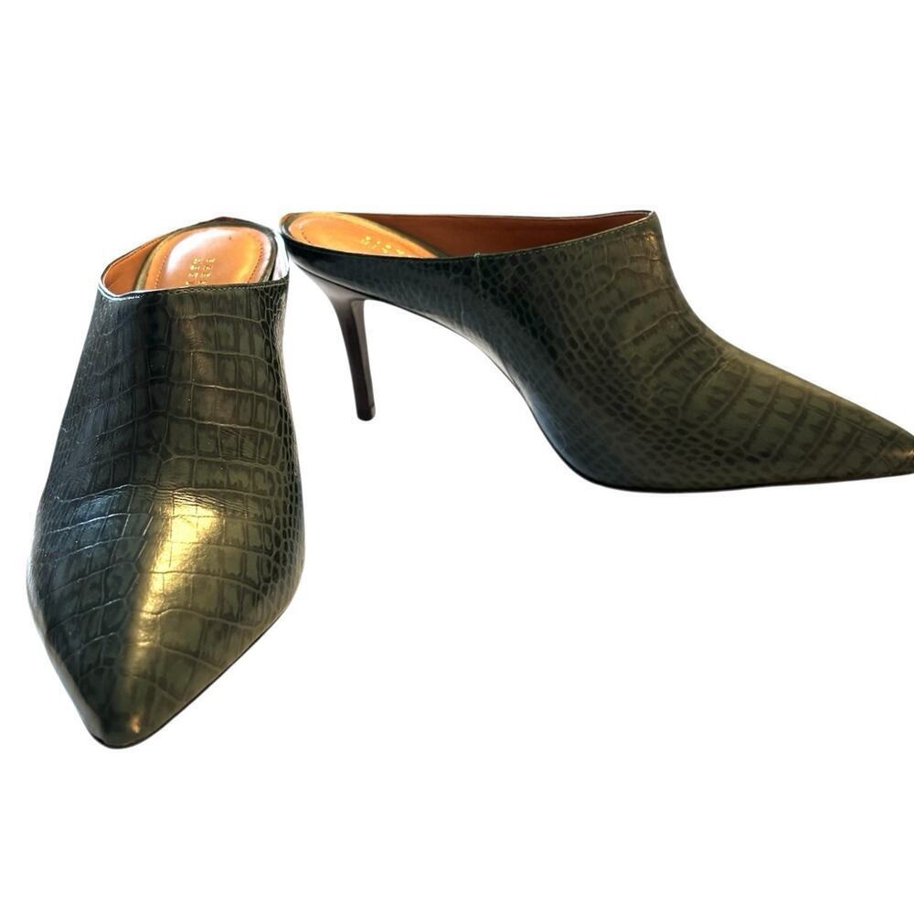 Barneys New York Green Snakeskin Pointy Toe Mules Heels Clogs SZ 9B